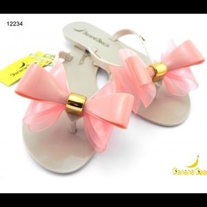 Beautiful flip flops all brand new